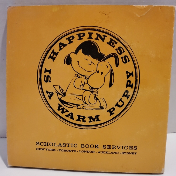 Happiness Is A Warm Puppy First Print Snoopy Paperback Book '70 Charles Schulz - Picture 2 of 13